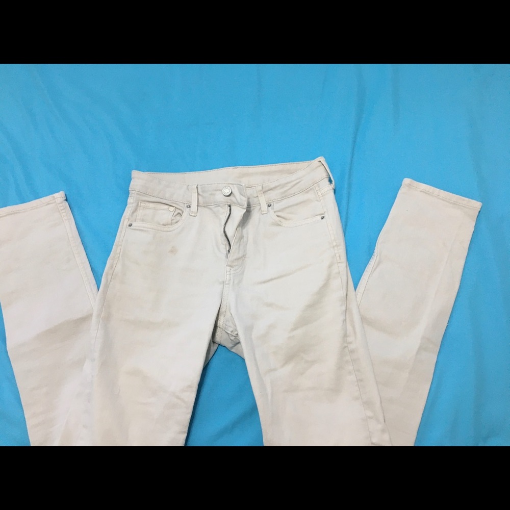 Light beige denim jeans